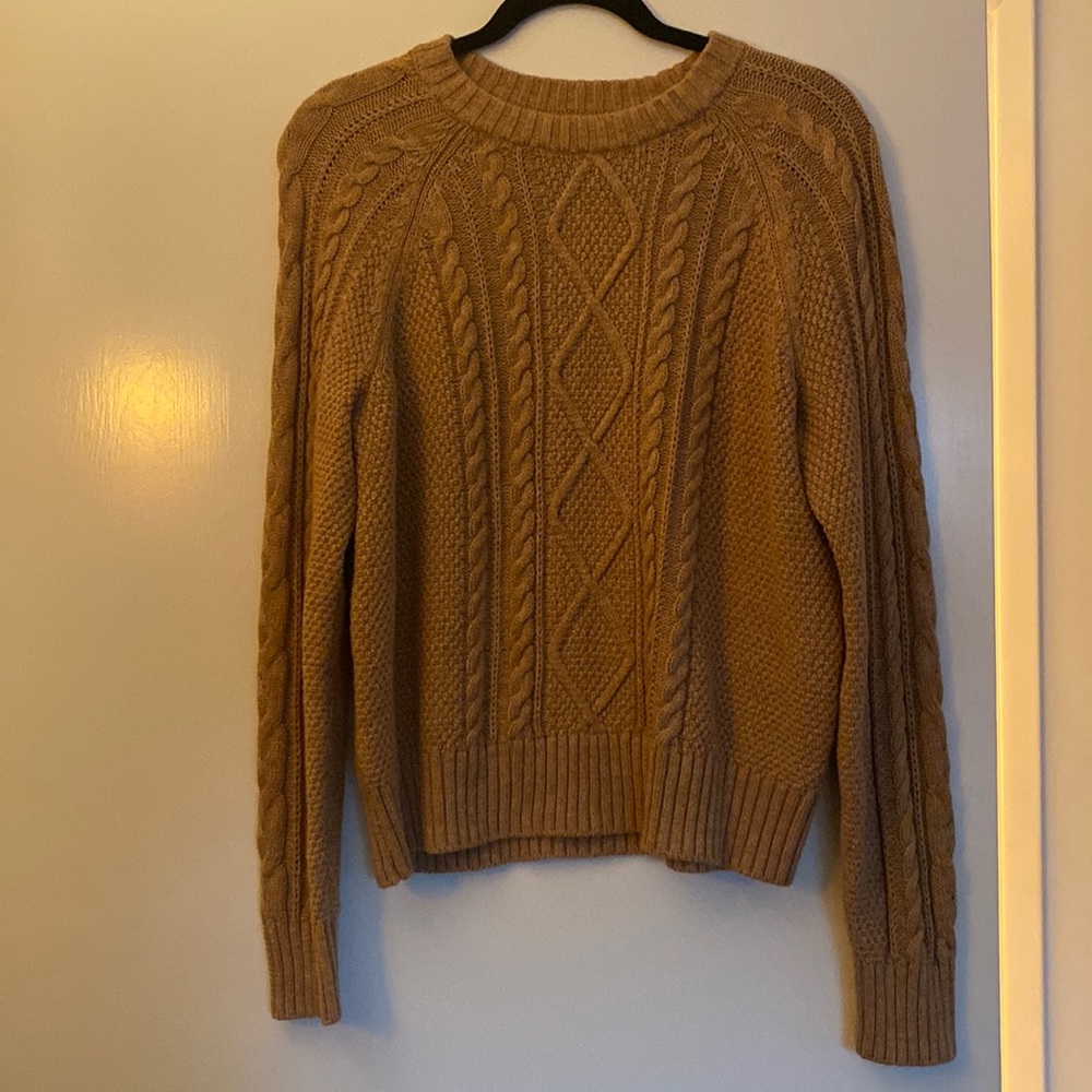 Gap cable knit sweater size small